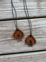 Tooled spade