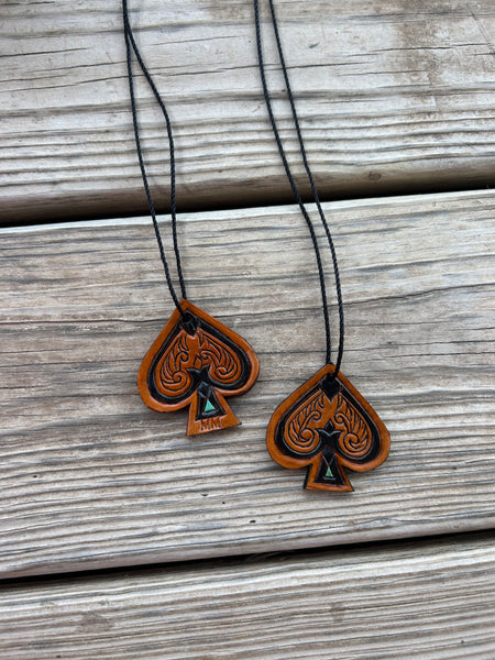 Tooled spade