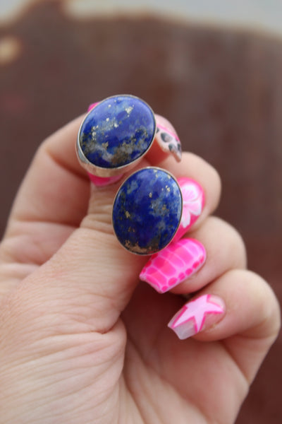 Lapis oval studs